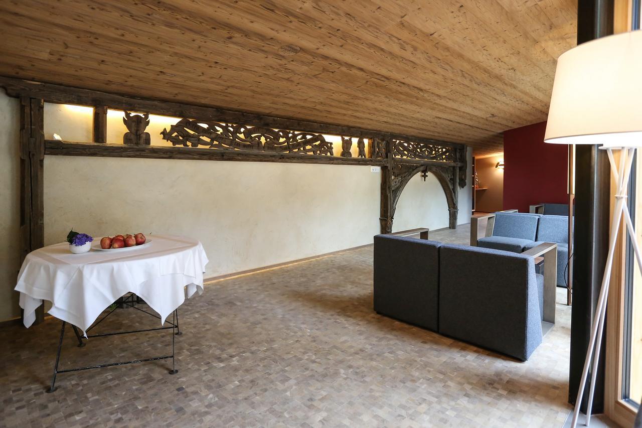 Hotel Gasthof Hoellriegl Sarentino ภายนอก รูปภาพ
