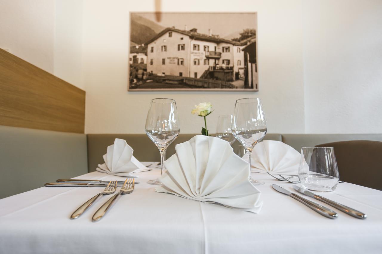 Hotel Gasthof Hoellriegl Sarentino ภายนอก รูปภาพ
