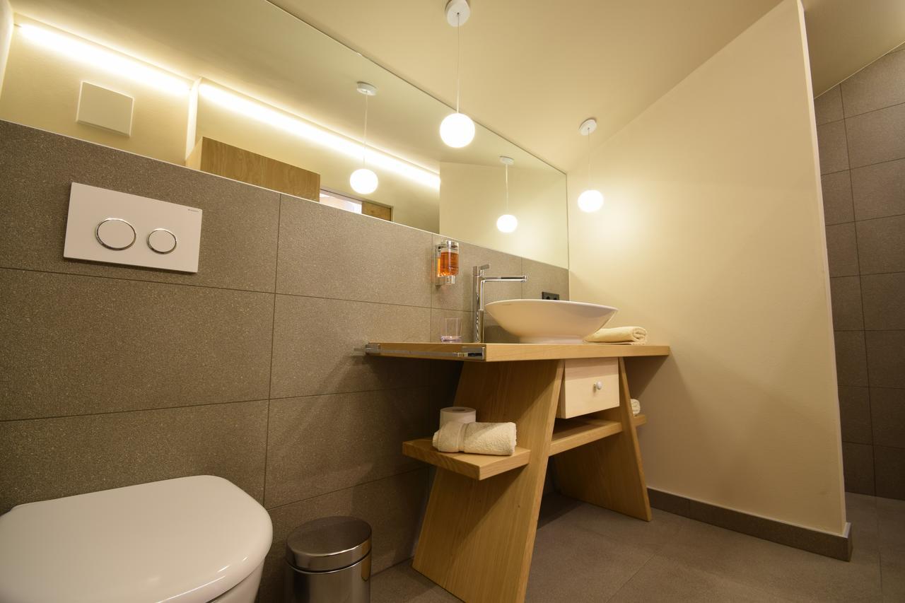 Hotel Gasthof Hoellriegl Sarentino ภายนอก รูปภาพ